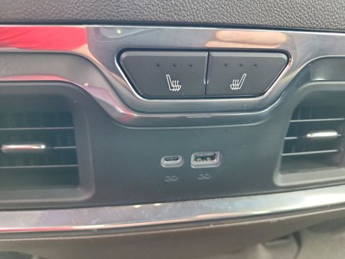 Used 2024 GMC Sierra 1500 Denali image 13