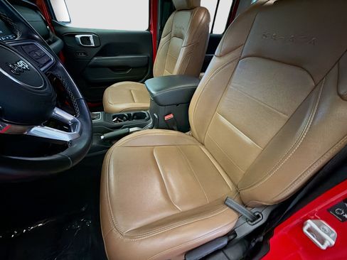 Used 2022 Jeep Wrangler Unlimited Sahara image 11