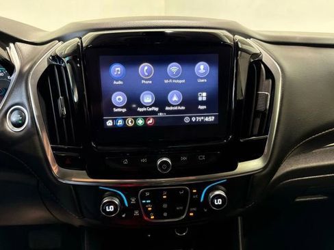 Used 2020 Chevrolet Traverse LT image 20