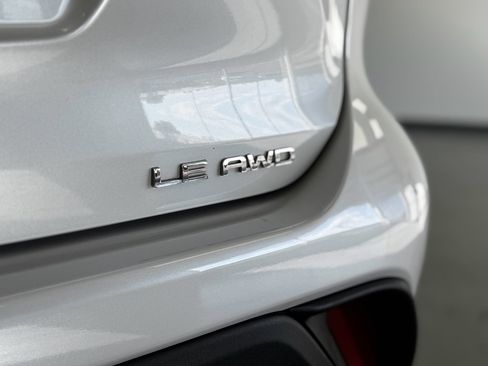 Used 2024 Toyota Highlander LE image 41