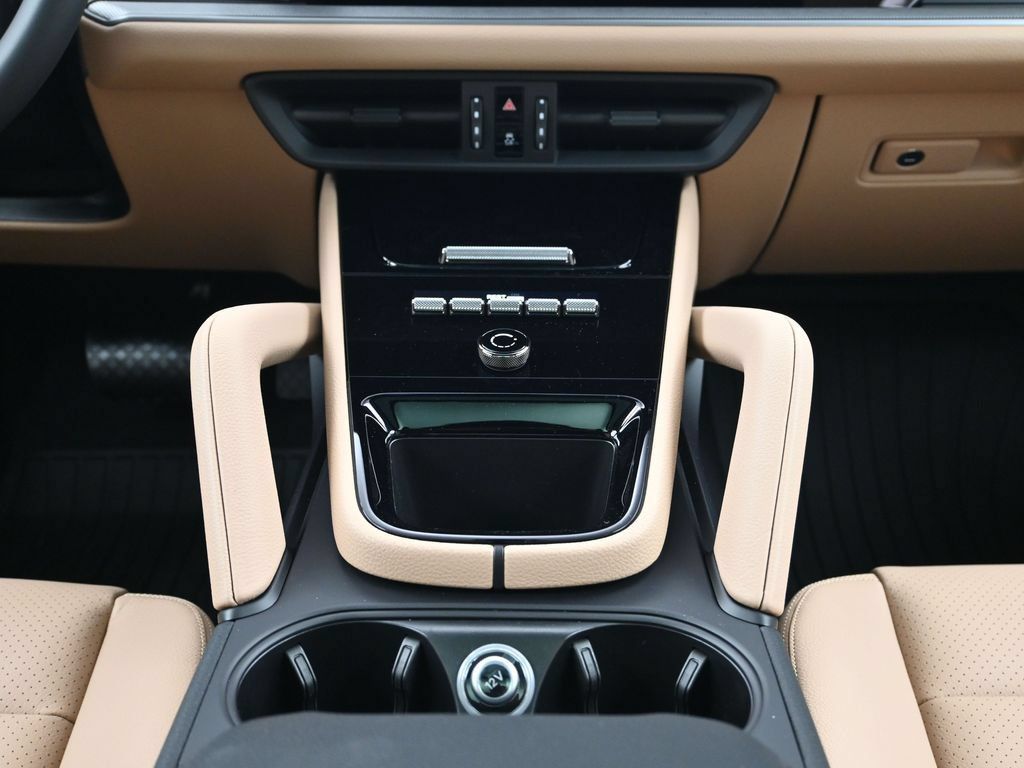 Certified 2026 Porsche Cayenne AWD/4WD image 10