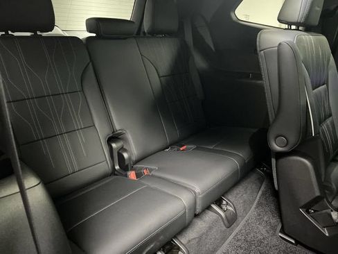 Certified 2025 Buick Enclave Avenir w/ Super Cruise Package FWD image 28