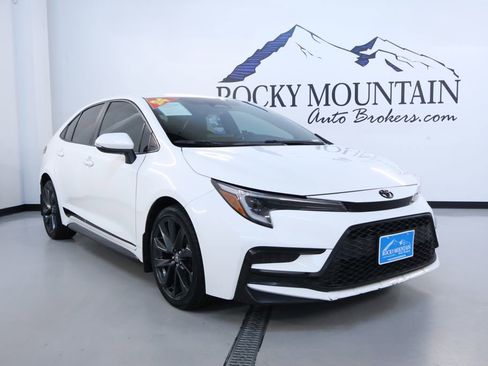 Used 2024 Toyota Corolla SE image 1