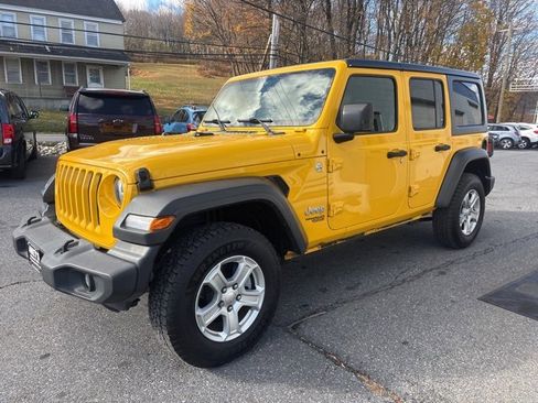 Used 2018 Jeep Wrangler Unlimited Sport S image 3