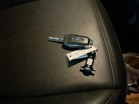 Used 2022 Ford Transit Connect XL image 32