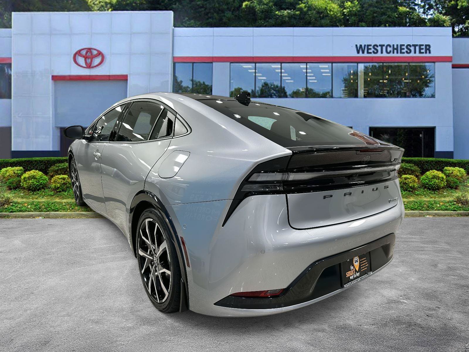 Used 2025 Toyota Prius Plug-In Hybrid w/ Limited Premium Package FWD image 5