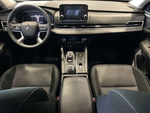 Used 2022 Mitsubishi Outlander ES image 20