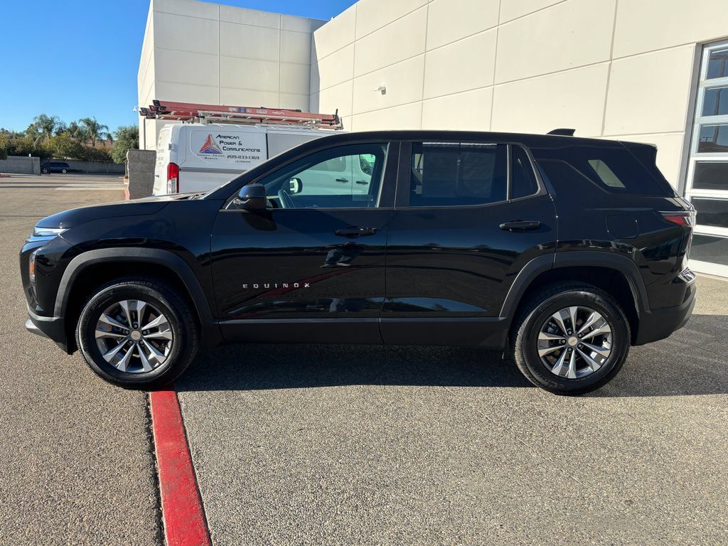Used 2026 Chevrolet Equinox LT AWD/4WD image 8