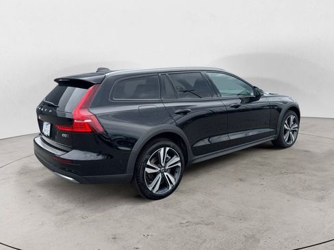 New 2026 Volvo V60 B5 Cross Country Plus w/ Protection Package Premier AWD/4WD image 7