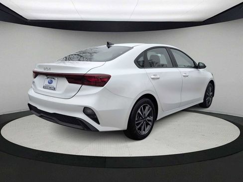 Used 2024 Kia Forte LXS image 8