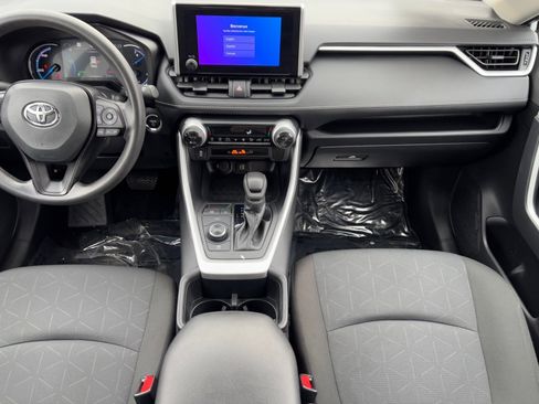 Certified 2025 Toyota RAV4 XLE image 17