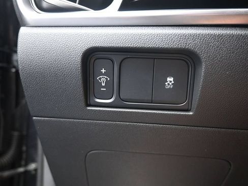 Certified 2024 Kia Sorento S FWD image 37