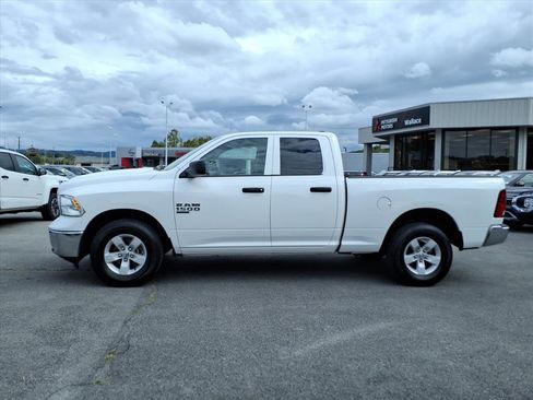 Used 2024 RAM 1500 Classic SLT image 2