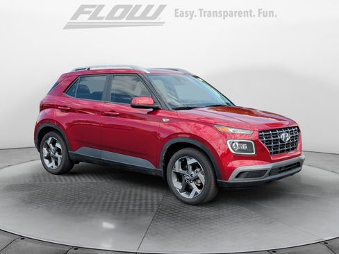 Certified 2025 Hyundai Venue Limited FWD image 1