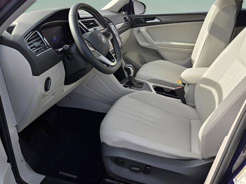 Used 2022 Volkswagen Tiguan SE image 14