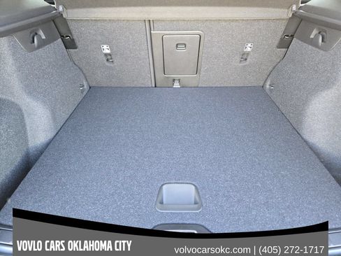 Used 2026 Volvo XC40 B4 Core w/ Protection Package Premier FWD image 32