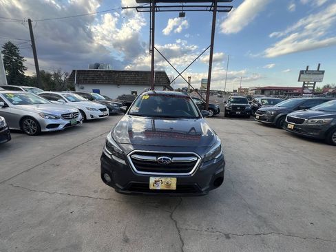 Used 2019 Subaru Outback 2.5i Premium AWD/4WD image 2