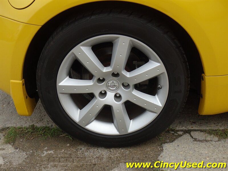 Used 2005 Nissan 350Z Enthusiast RWD image 32