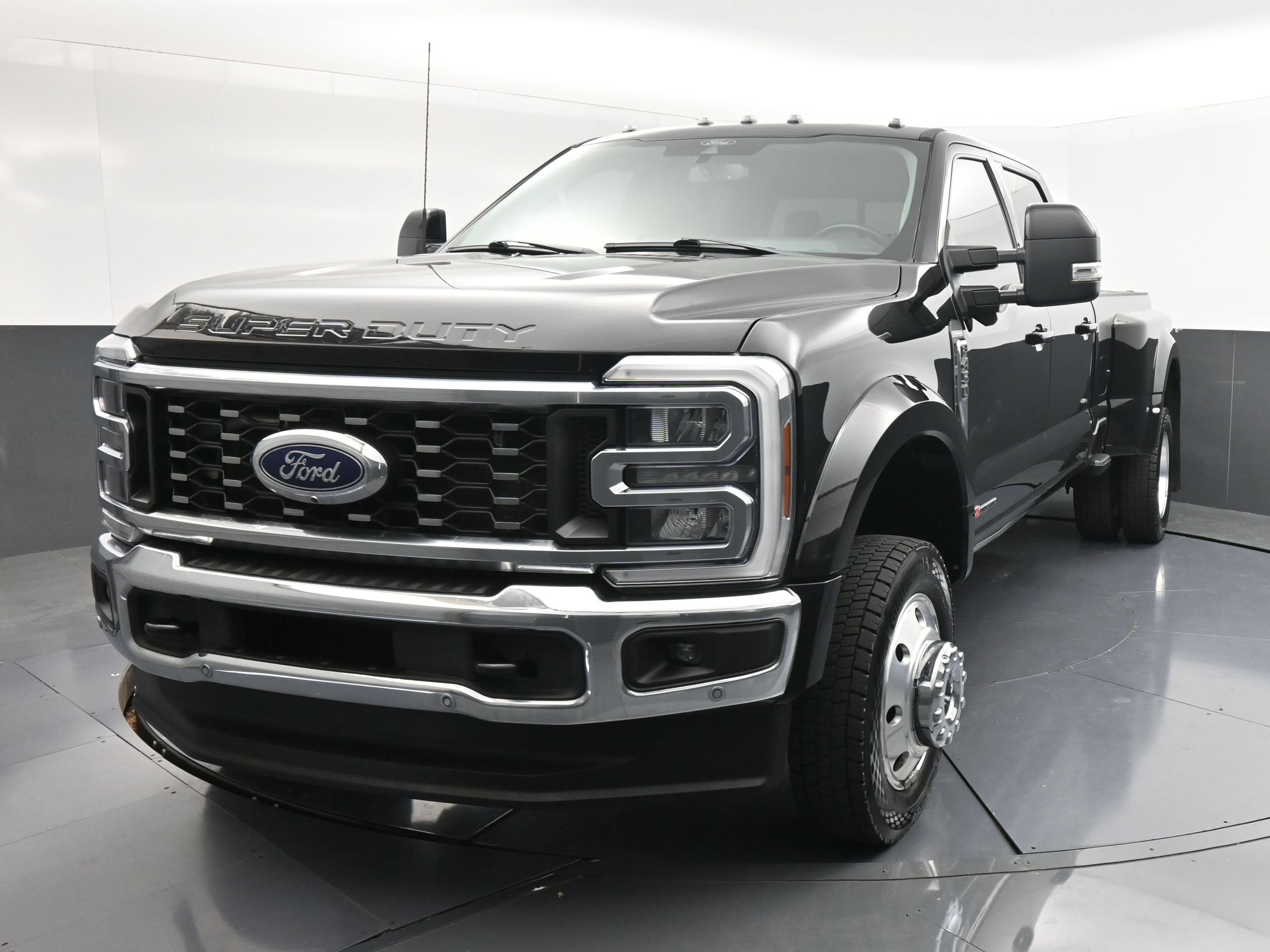 Used 2024 Ford F450 Lariat w/ Lariat Ultimate Package AWD/4WD image 1