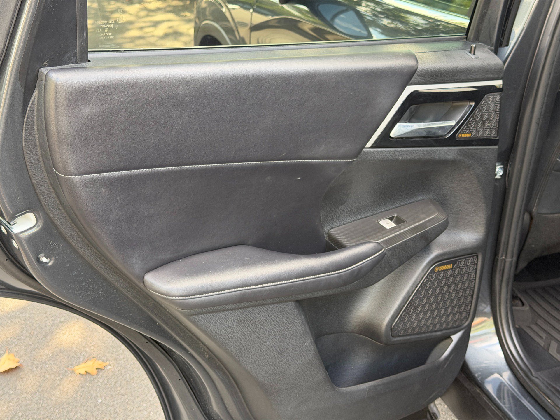 Used 2025 Mitsubishi Outlander SE FWD image 48