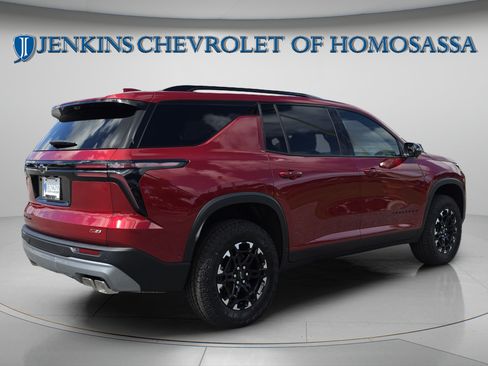 New 2027 Chevrolet Traverse Z71 w/ Enhanced Driving Package AWD/4WD image 4