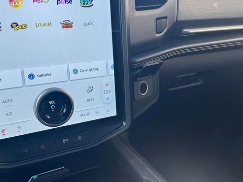 Used 2022 Ford Expedition Platinum image 26