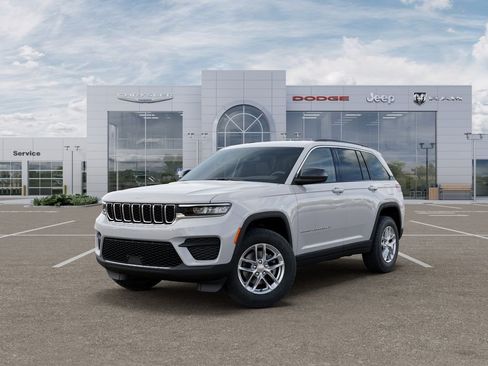 New 2026 Jeep Grand Cherokee Laredo AWD/4WD image 1