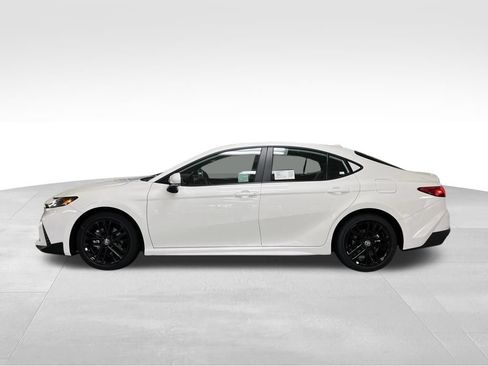 New 2026 Toyota Camry SE FWD image 2
