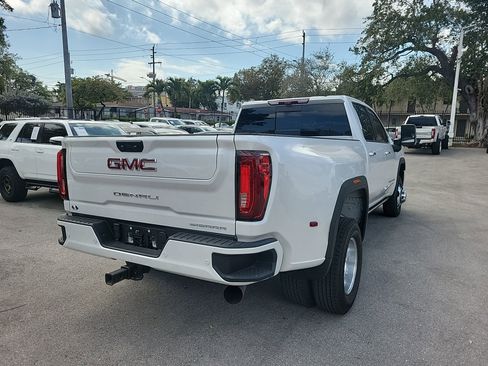 Used 2023 GMC Sierra 3500 Denali w/ Denali Ultimate Package image 15