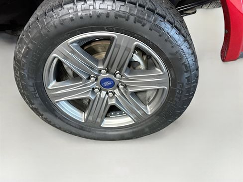 Used 2020 Ford F150 XLT w/ Equipment Group 302A Luxury AWD/4WD image 11