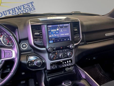 Used 2022 RAM 1500 Big Horn AWD/4WD image 10