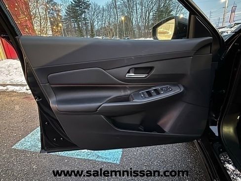 New 2026 Nissan Sentra SR w/ Floor Mat Package FWD image 9