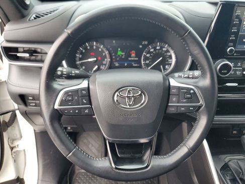 Used 2021 Toyota Highlander XSE image 25