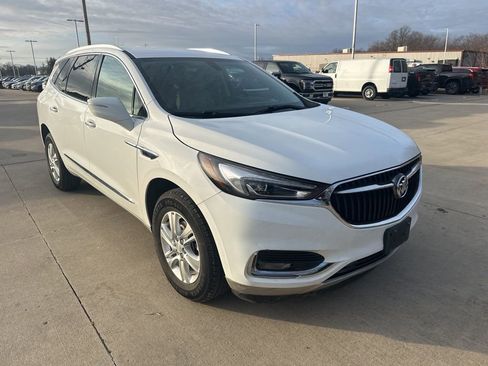 Used 2021 Buick Enclave Essence image 5