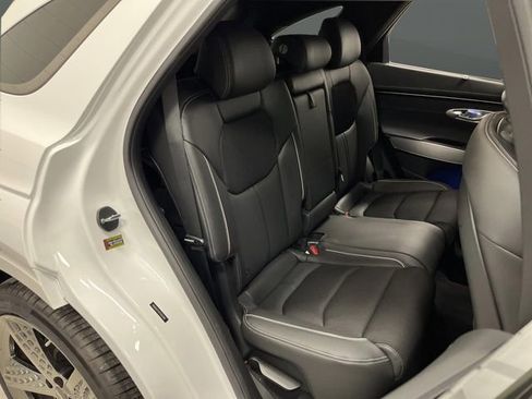 Used 2025 Genesis GV70 2.5T w/ Sport Prestige Package image 34