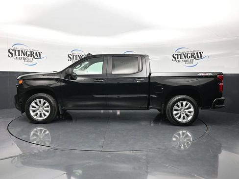 Certified 2022 Chevrolet Silverado 1500 Custom w/ LPO, Dark Essentials Package AWD/4WD image 5