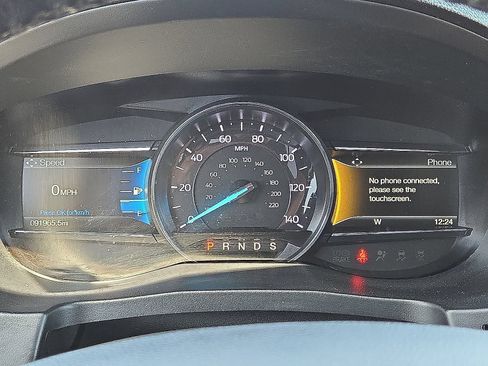 Used 2018 Ford Explorer XLT w/ Equipment Group 202A AWD/4WD image 28