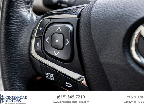 Used 2018 Toyota Avalon XLE Premium FWD image 32
