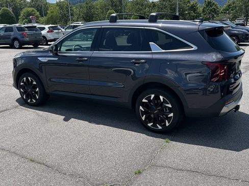 Used 2025 Kia Sorento EX w/ Panoramic Sunroof Package AWD/4WD image 7