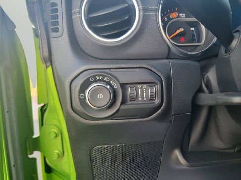 Used 2019 Jeep Wrangler Unlimited Sahara image 15