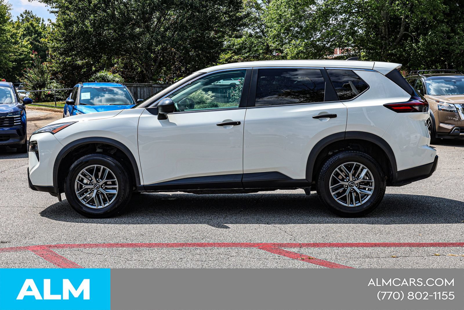 Used 2024 Nissan Rogue S FWD image 9