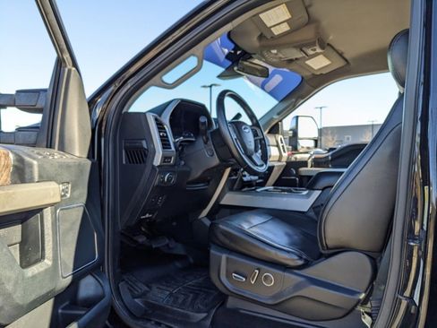 Used 2018 Ford F250 Lariat w/ Lariat Ultimate Package image 44