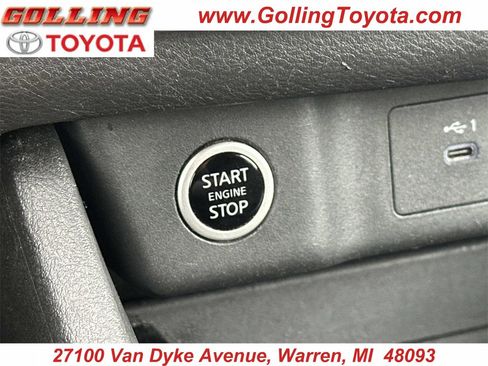 Used 2023 Nissan Rogue S image 27