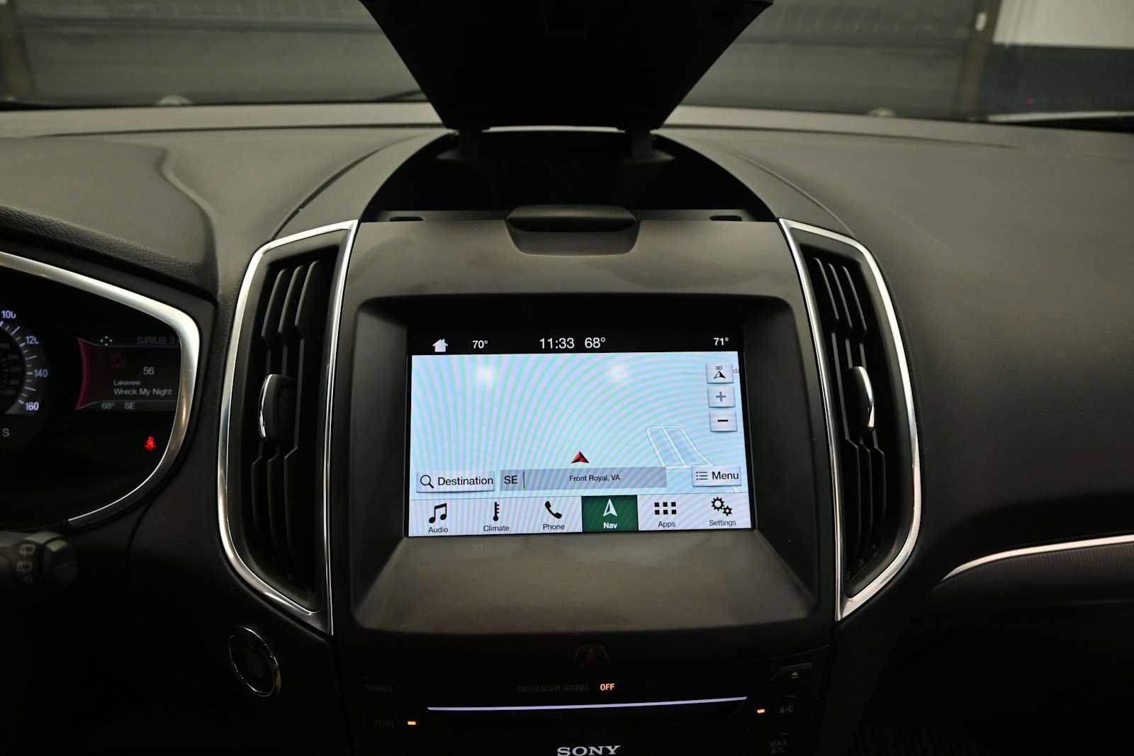 Used 2018 Ford Edge Titanium w/ Equipment Group 301A AWD/4WD image 19