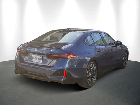 Used 2025 BMW i5 xDrive40 image 6