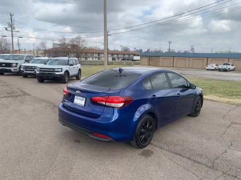 Used 2017 Kia Forte LX w/ LX Popular Package image 7