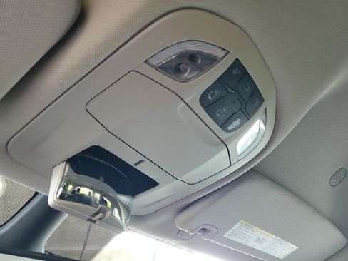 Used 2023 Chrysler Pacifica Touring-L w/ Uconnect Theater Family Group FWD image 22