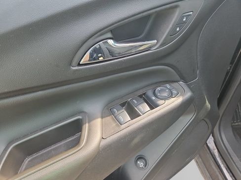 Used 2024 Chevrolet Equinox LT FWD image 19
