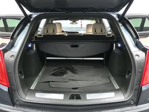 Used 2019 Cadillac XT5 Luxury image 12