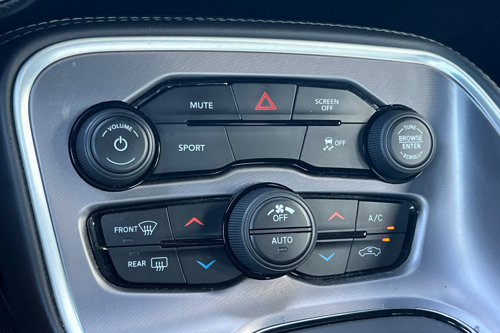 Used 2019 Dodge Challenger SXT RWD image 19
